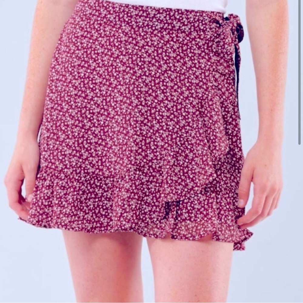 Hollister floral mini skirt